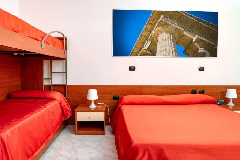 Almas Hotel